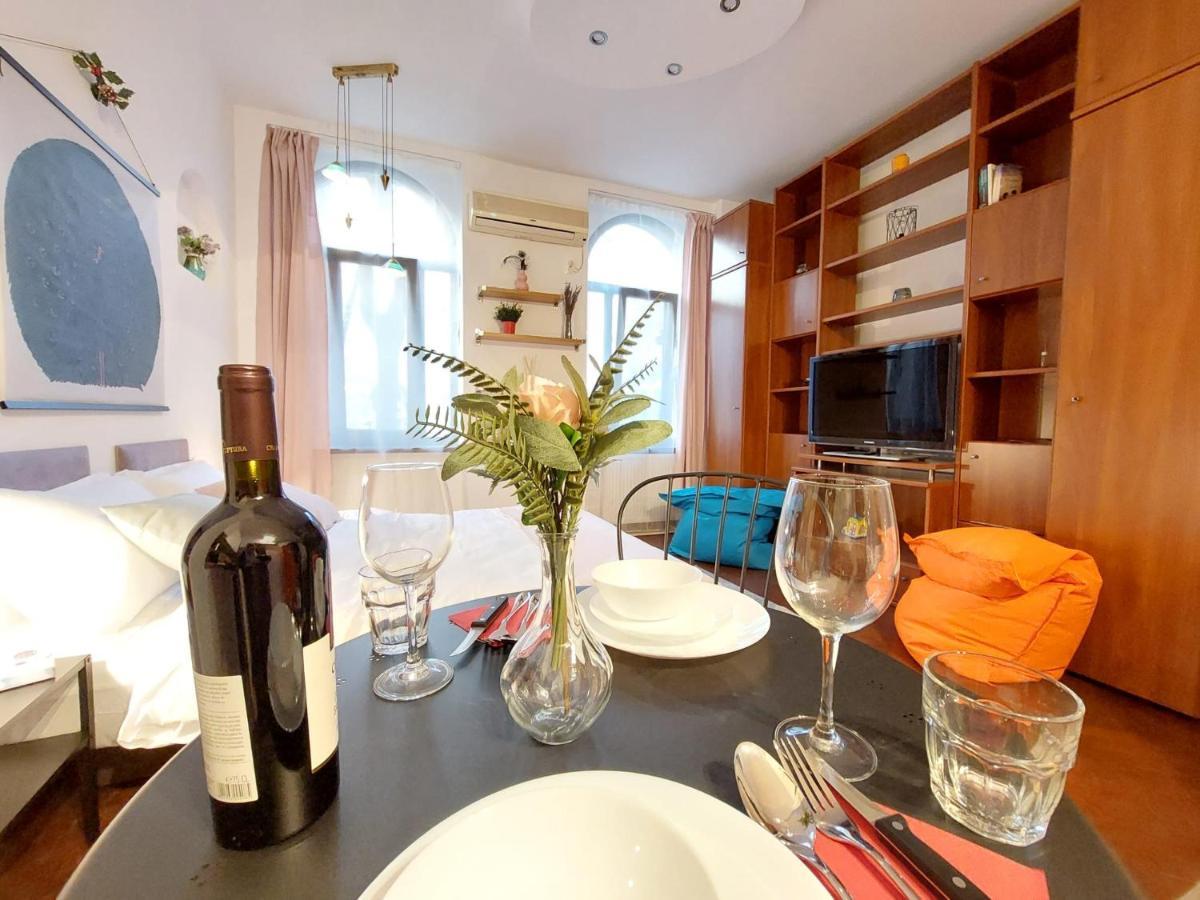 Sweet Dreams Suites Cosy Studio Piata Romana بوخارست المظهر الخارجي الصورة